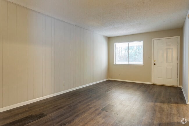 1BR, 1BA - 750 SF - Waldorf Creek Apartments