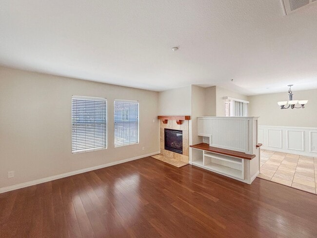 Photo - SD: Bright 2BD/2.5BA Townhome in Point Loma with Fireplace, Private Balcony & Tandem Garage