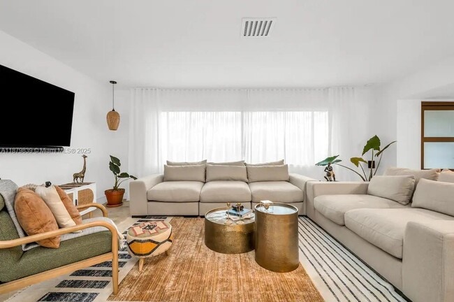 Photo - 5250 NE 15th Ave