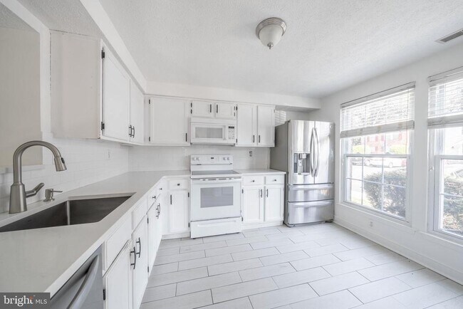 Photo - 10 Forestview Ct