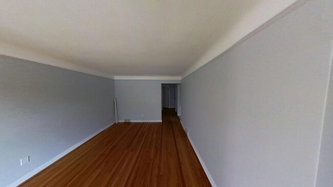 Photo - 11360 Mercedes