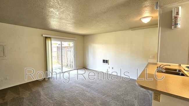 Photo - 3515 Kauffman Ave