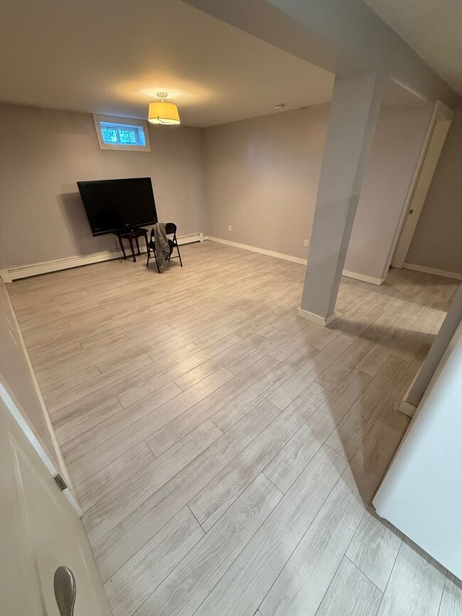 Photo - Dunbar Ave (121) Unit B