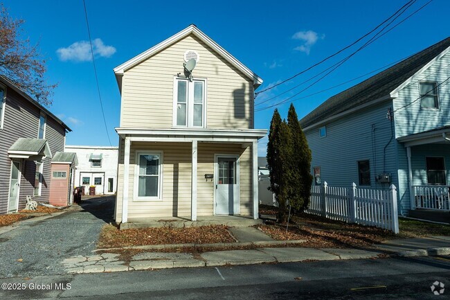 Building Photo - 512 Grand St Rental