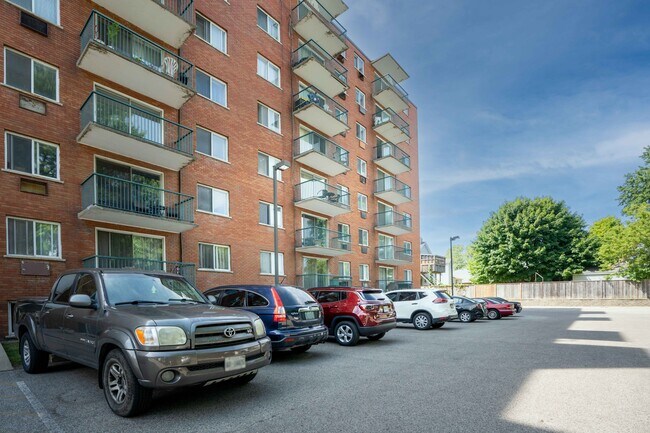 Photo - Riverview Towers Apartments - Skyline Living