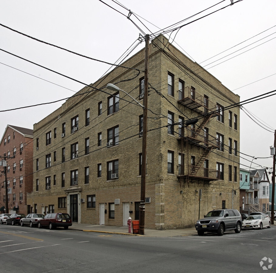 1700-1714 New York Ave - 1700-1714 New York Ave