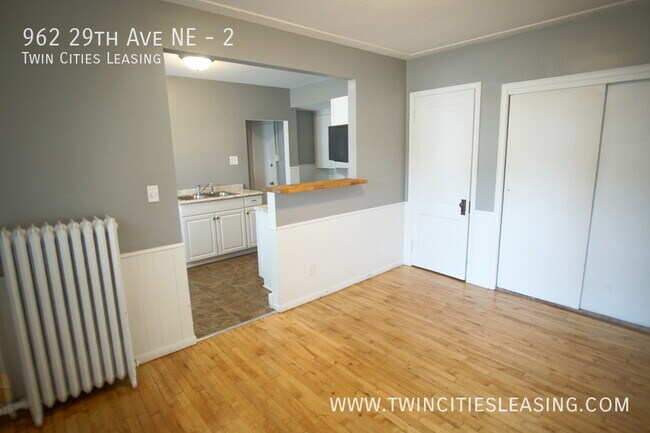 962 29th Ave NE Unidad 2