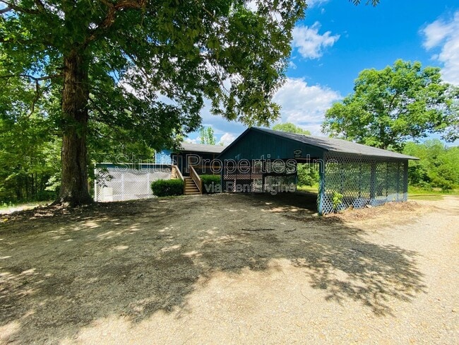 3567 Blue Rd