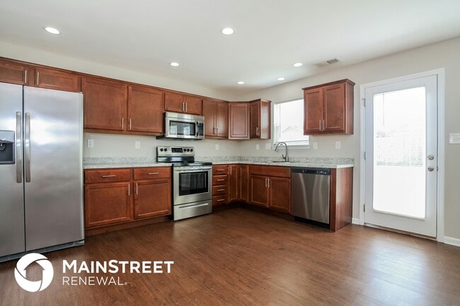 Photo - 2229 Walcot Wy
