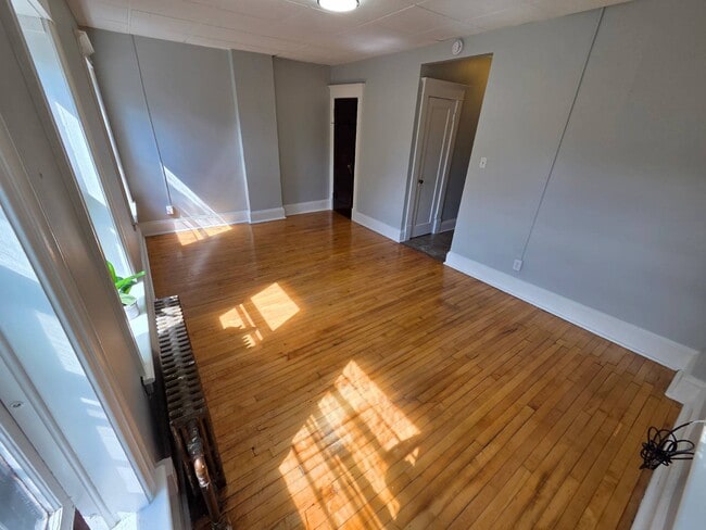 Building Photo - 40 Union St Rental