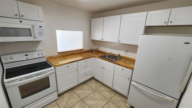 Photo - 15205 NE 6th Ave Condo Unit D106