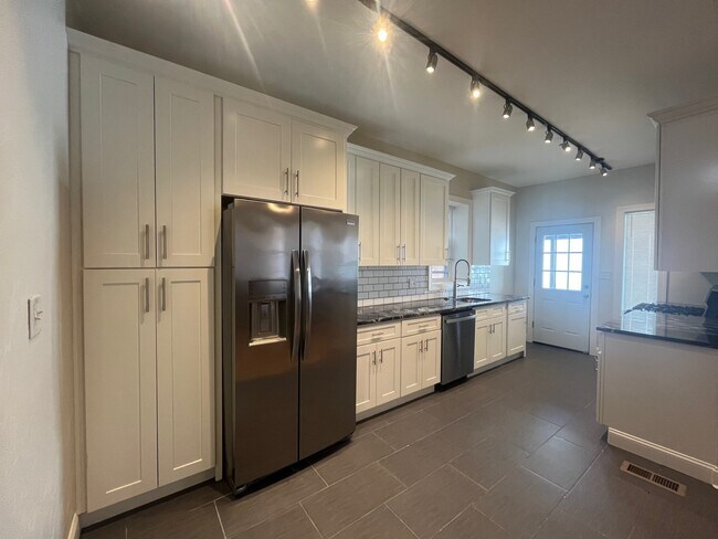 Photo - 350 Melwood Ave