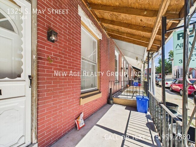 Photo - 1325 S May St