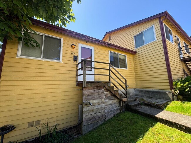 129 HS MCDOWELL - 129 HS MCDOWELL Apartment Unit 127 27th Ave E Seattle, WA 98112