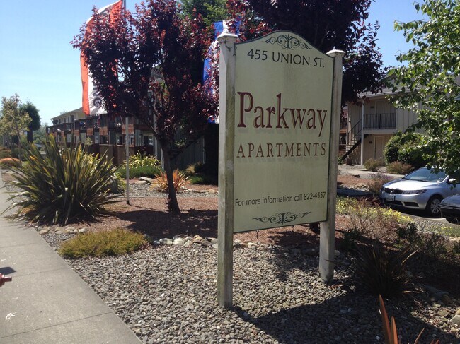 Parkway Apartments sign
