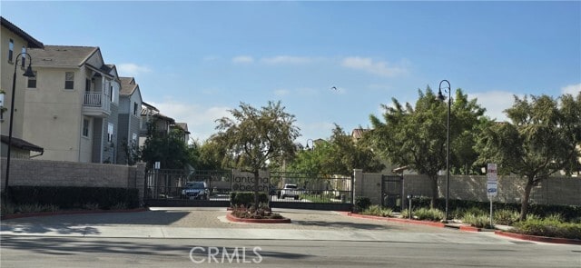 Building Photo - 336 Lantana Dr