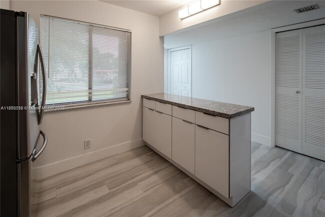 Photo - 16471 Blatt Blvd Unit 106