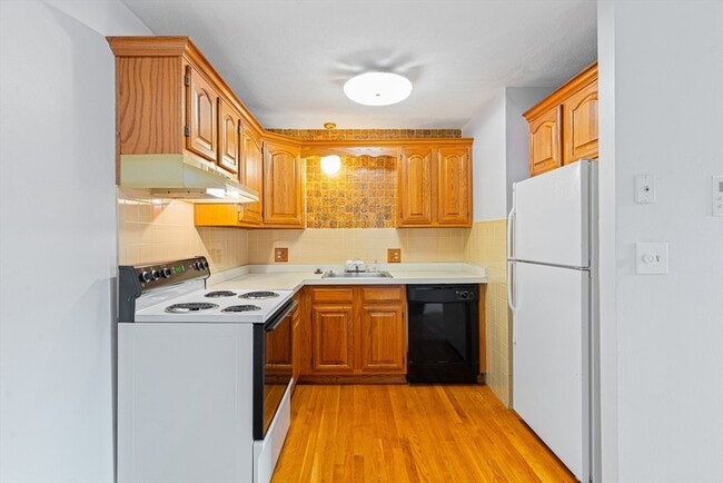 Photo - 295 Main St Unit 24