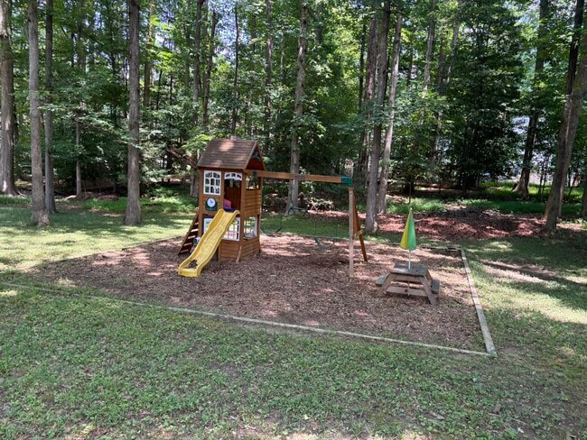 Photo - 5605 Chatmoss Rd