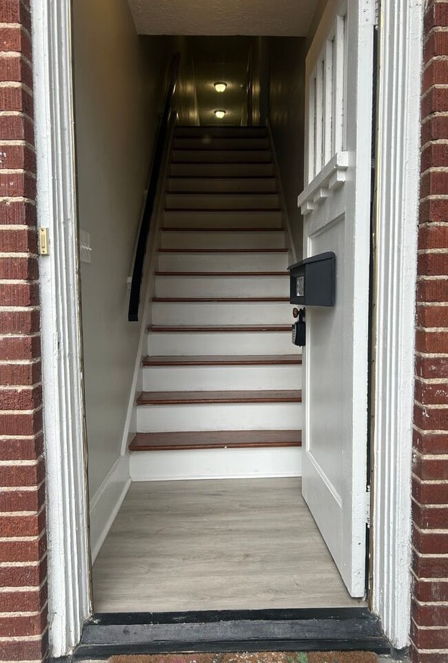 Photo - Quiet, Spacious 2BR/1BA Unit 538 UE - A