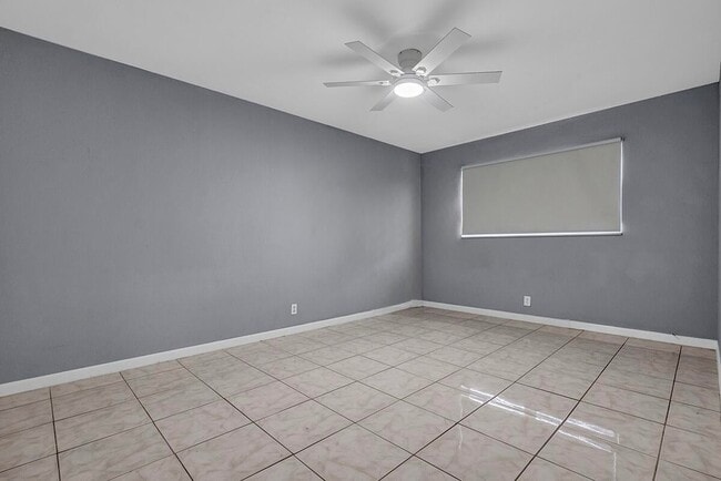 Photo - 340 NW 19th St Unit 308