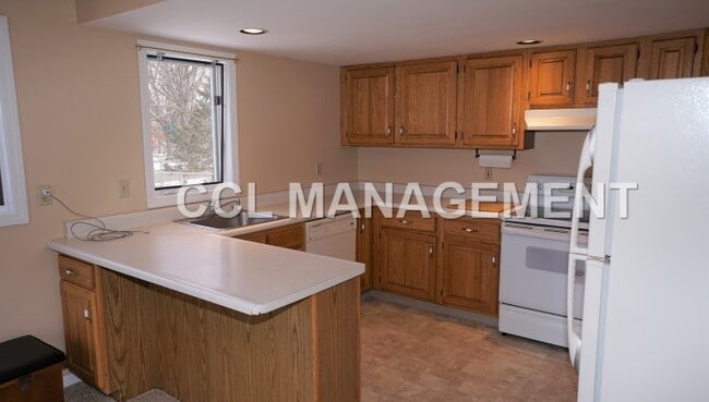 Photo - 2704 Norwich St