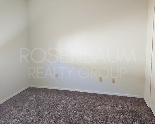 Photo - 4457 N Duke Dr Unidad 4