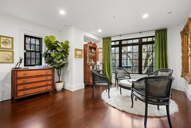 Photo - 3 Mount Vernon Square Unit 2