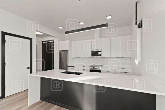 Photo - 821 N 4th St