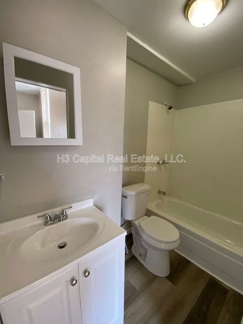 Photo - 809 Greenwood St