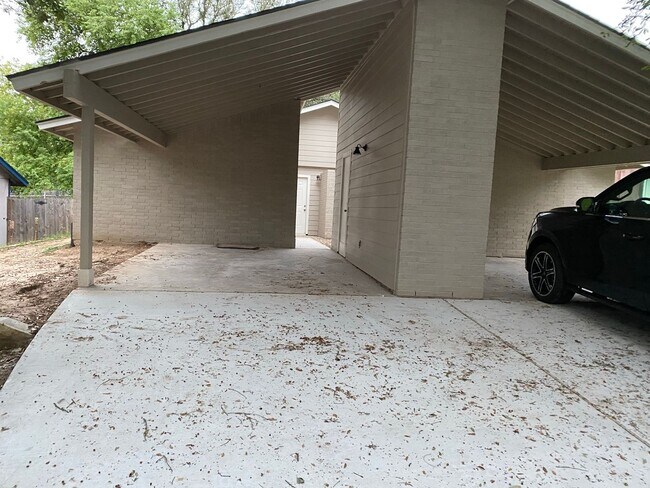 2408 Burleson Ct Unit A