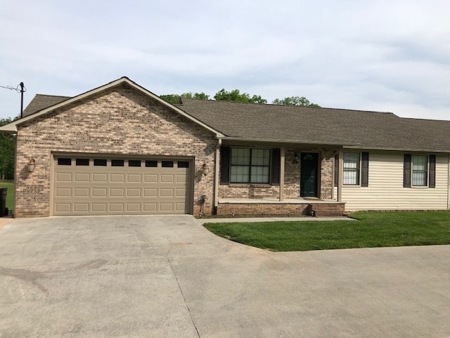 Building Photo - Large 4 Br, 3 Bath Duplex with full Basement Rental