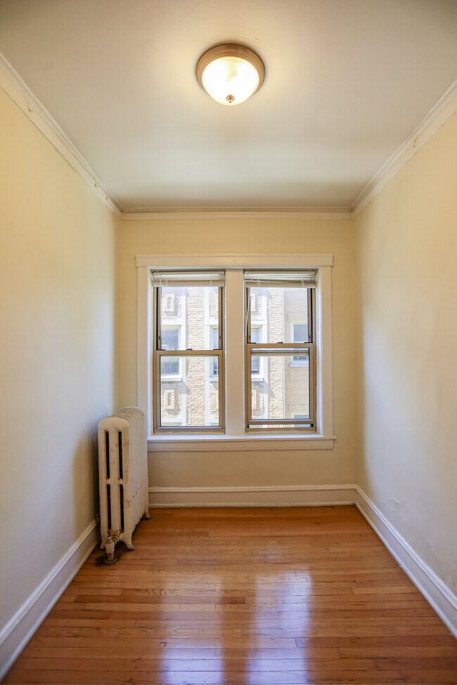 Photo - 1361 W Greenleaf Ave Unit #2B