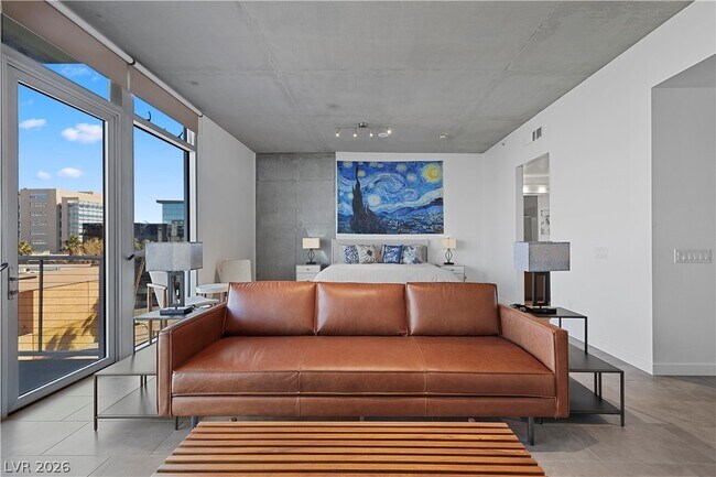 Building Photo - 353 E Bonneville Ave Unit 505