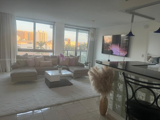 Photo - 9800 W Bay Harbor Dr Unidad # 605 Rental