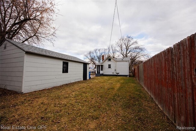 Photo - 8242 Maxwell Ave