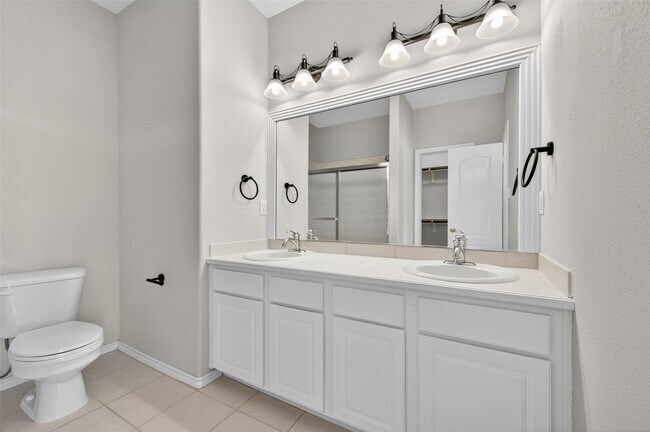 Photo - 16 Regency Point