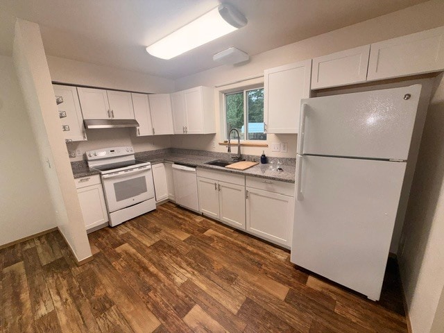 Kitchen - 8111 E 36th Ave