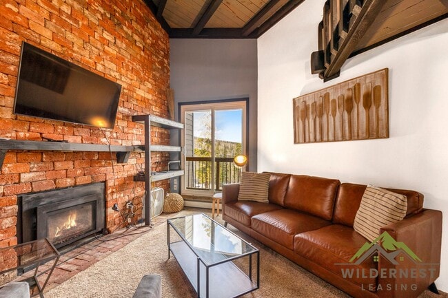 Treehouse Condo - 3rd floor Modern 2 Bedro... - Treehouse Condo - 3rd floor Modern 2 Bedro...