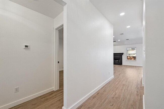 2738 Winding Brook Dr