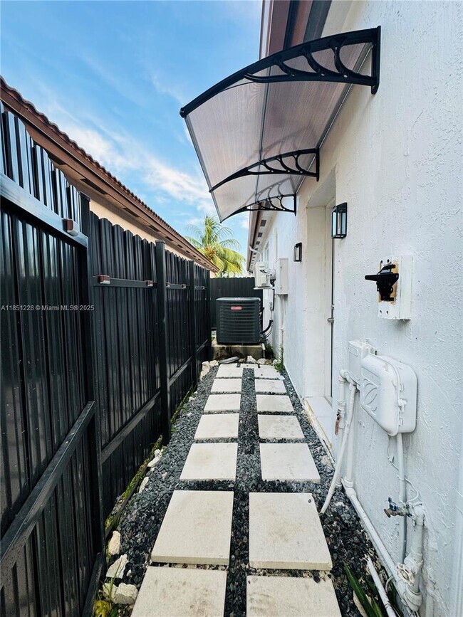Building Photo - 14790 SW 35th Ln Unit N/A Rental