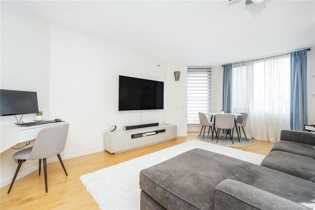 Photo - 25 Forest St Unit 9G