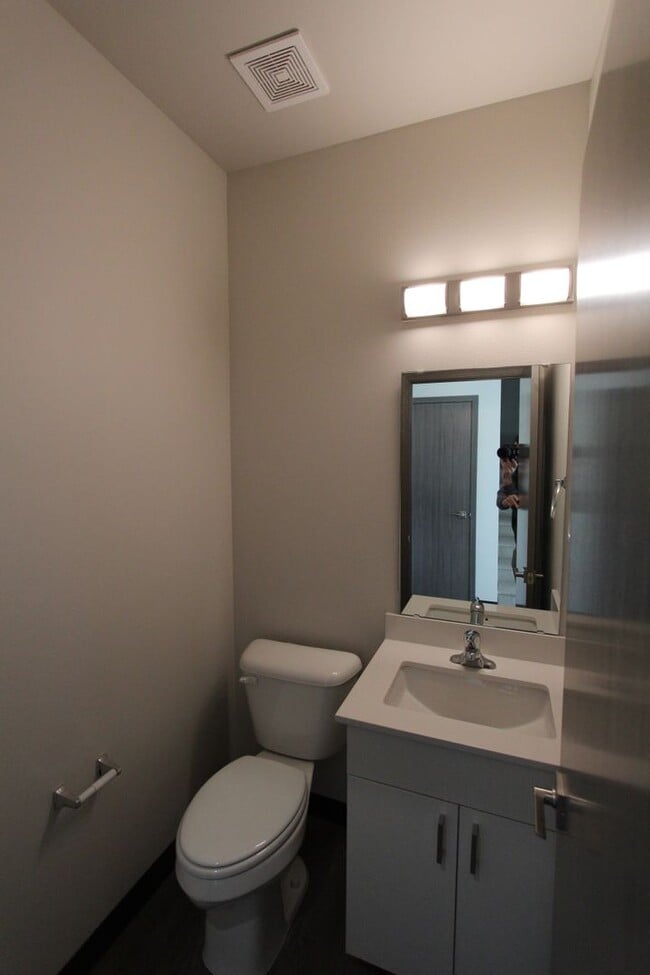 Photo - Modern design 3 bed, 2.5 bath duplex available 6/10 Cheney Unidad 901 Greenfield Drive