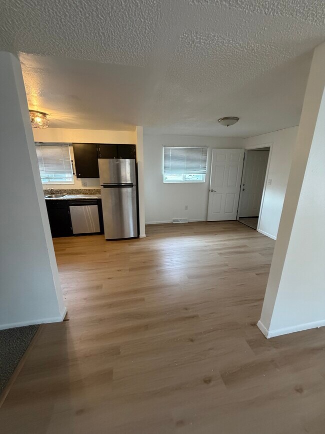 Photo - 755 Gardenia St