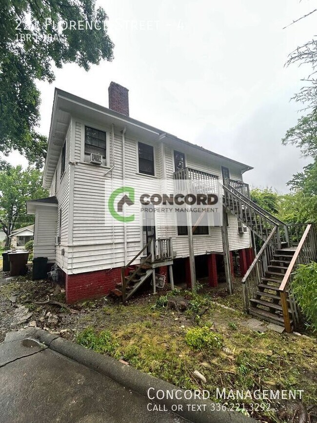 Photo - 221 Florence St Unidad 4