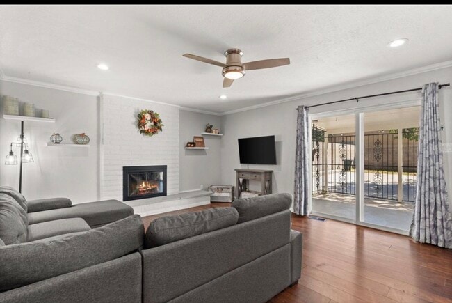 Photo - 12100 Woodland Ave NE