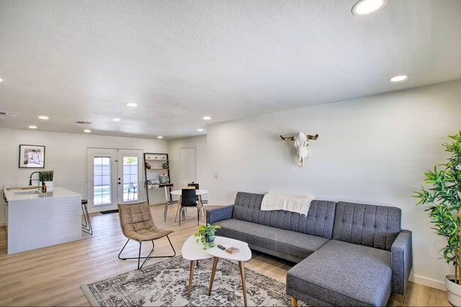 Photo - 1233 E Marny Rd