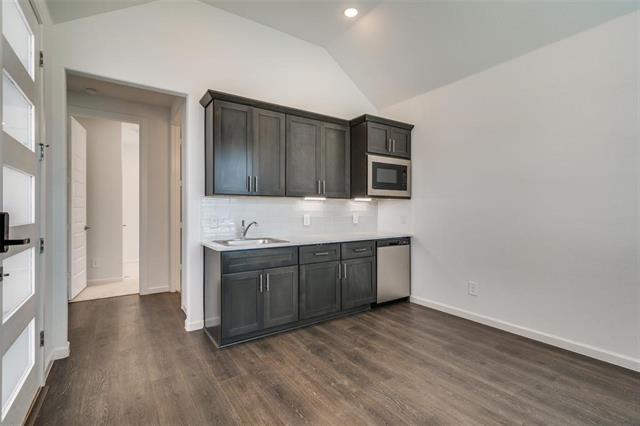 Photo - 2050 Clearwater Way