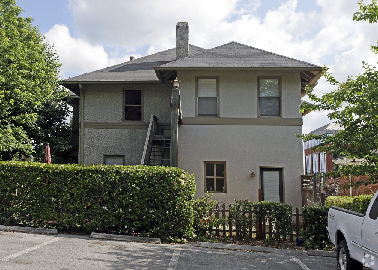 Photo - 604 E 4th St