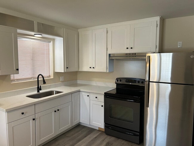 Photo - 726 E 3rd Ave